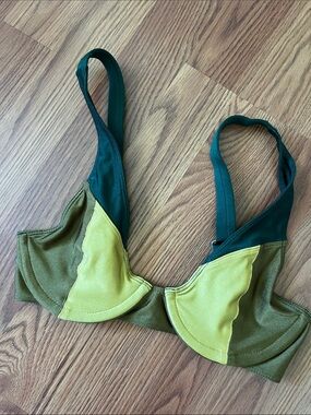 Fae swim top